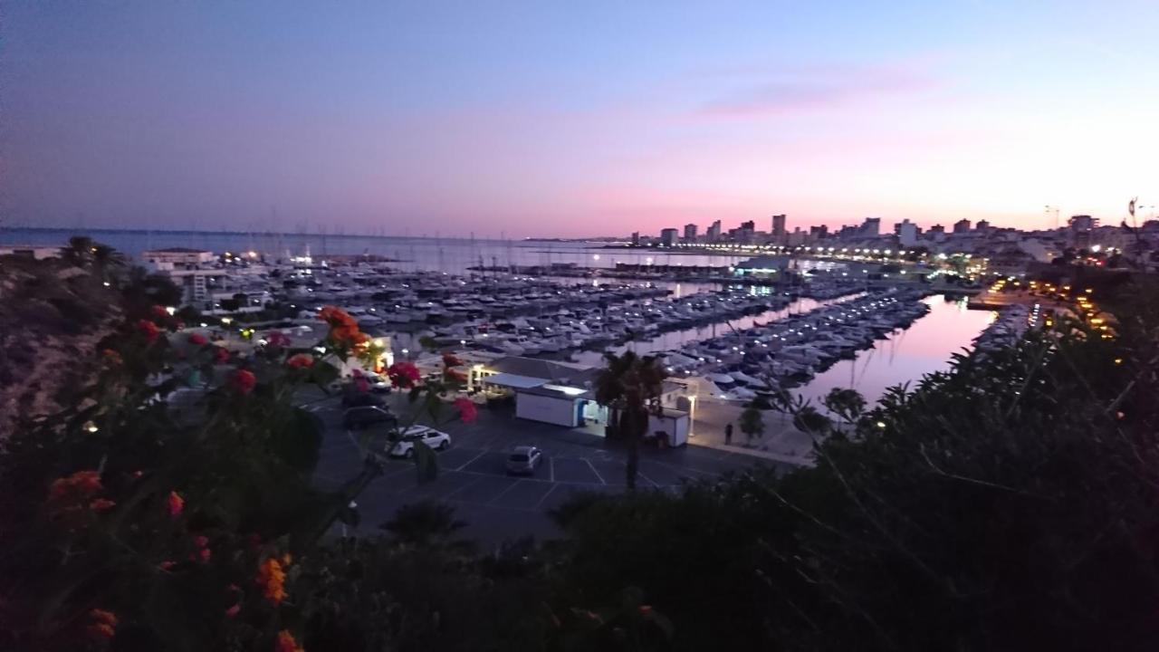 Guesthouse En Coveta Fuma- El Campello Bagian luar foto